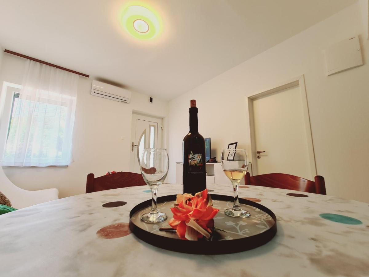 Apartments Viktorija Pula Dış mekan fotoğraf